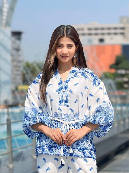 Paisely Courtyard Top